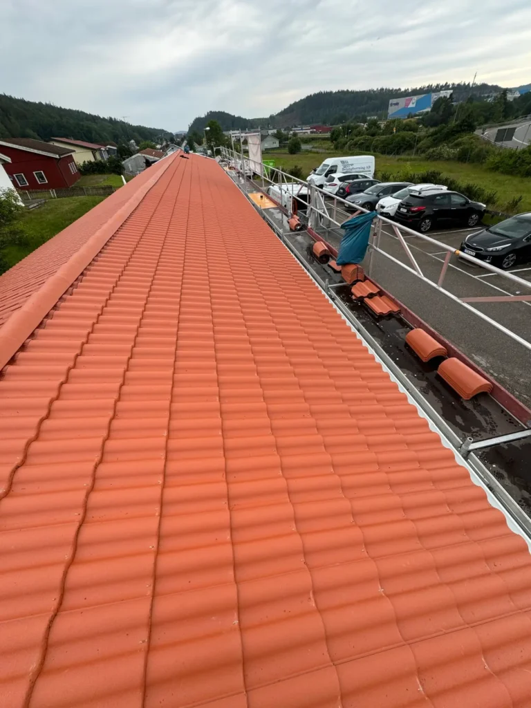 taklaggare scaled 1 Snickare & Byggföretag i Lilla Edet & Göteborg - Nordström & Svensson Byggteknik AB